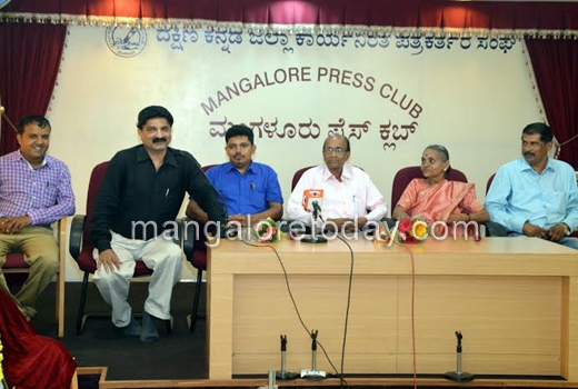 Pa Go Award for rural reporting presented to Balakrishna Shibarla 1